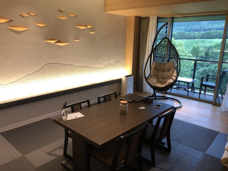 客室全体入り口