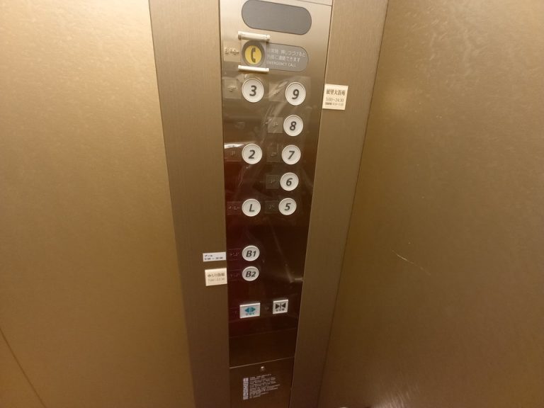 抗ウィルス・抗菌フィルムで感染対策しています