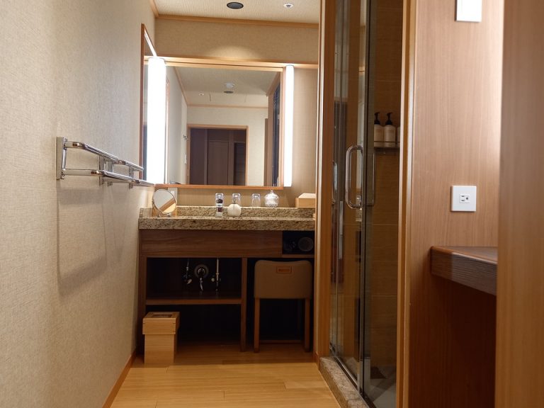 明るくて綺麗な洗面台(2)