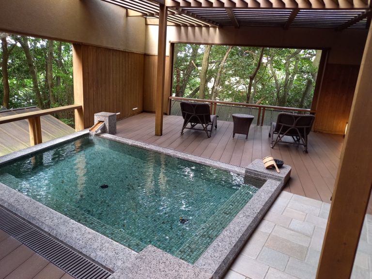 プライベートスパ朱音(貸切風呂)露天風呂(3)