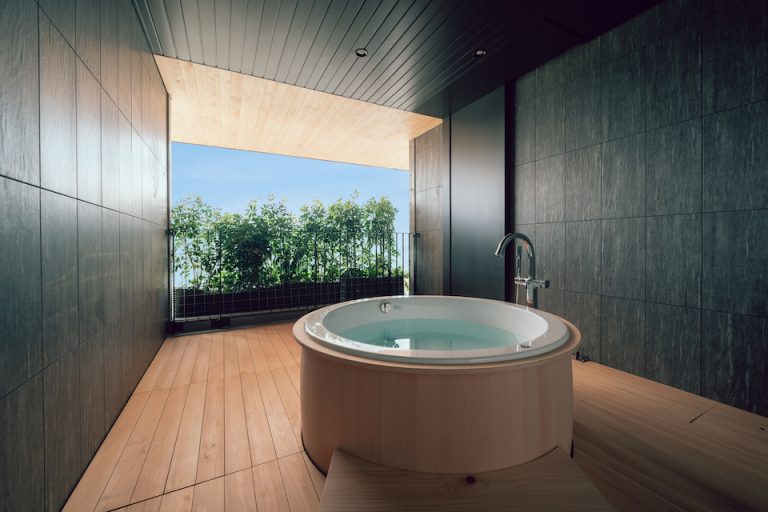 ホテル棟_スイートルーム露天風呂