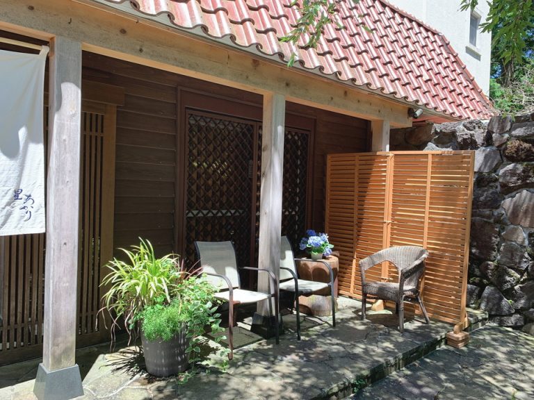 エントランス外観(2)