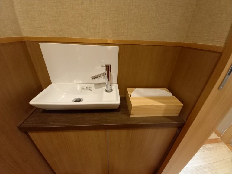 トイレの中にも手洗い場があります