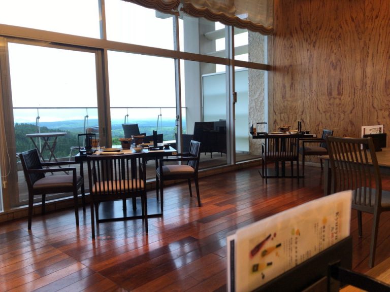 レストラン内観