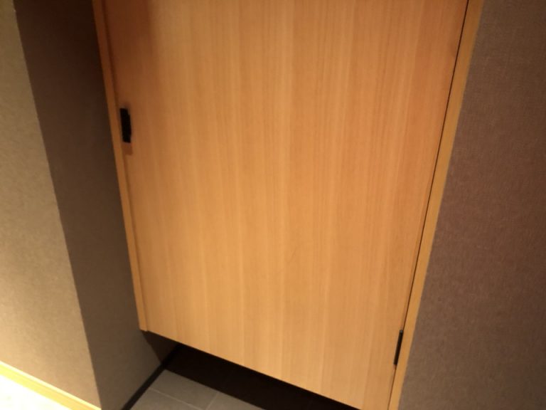 クローゼット閉じる