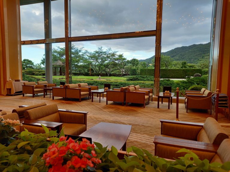 ロビーラウンジ(2)