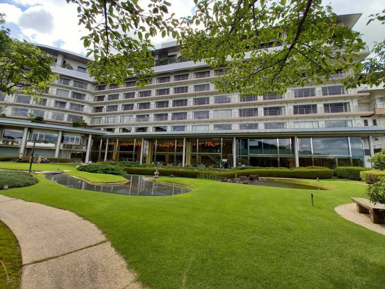 お散歩したくなる美しい庭園