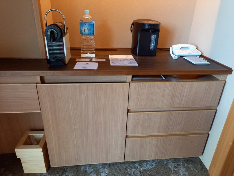 カフェコーナーには人気のカプセルコーヒーメーカーもあります(3)