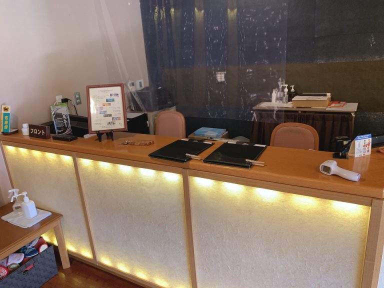 フロントカウンター