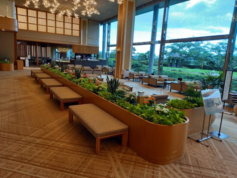 ロビー内ラウンジ