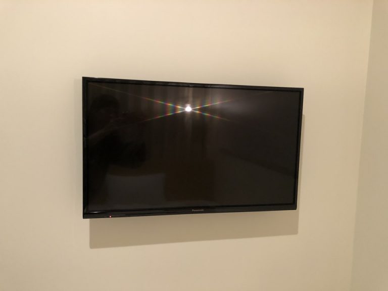 ベッド方向からテレビ2