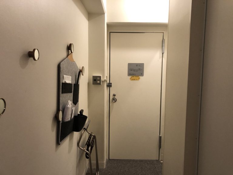 客室全体(入口方向)1