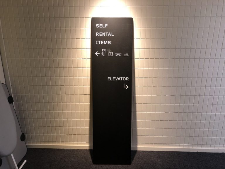 エレベーターホール客室階3