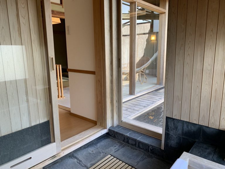 お風呂場から全体