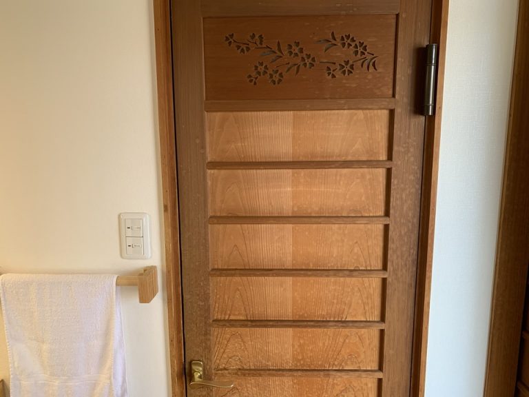 トイレドア