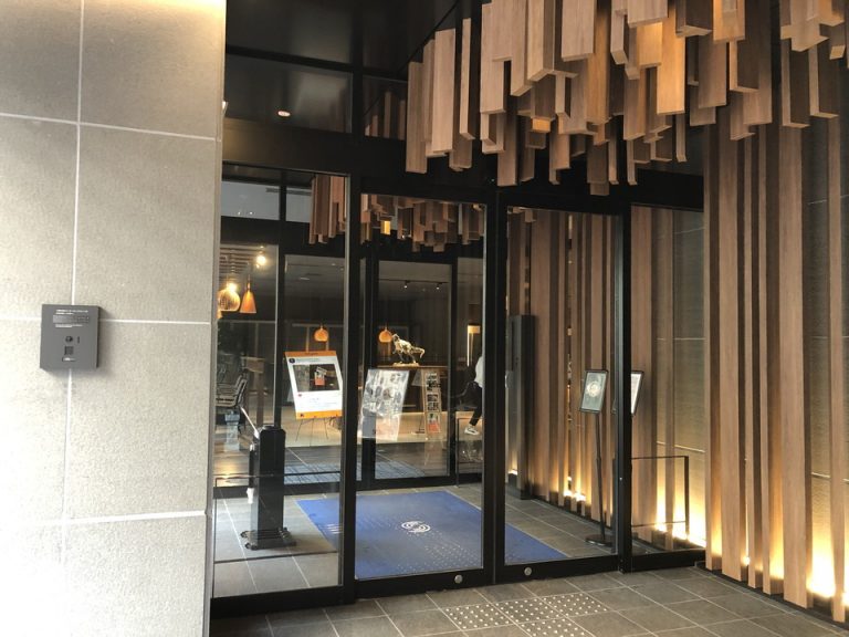 エントランス外観4