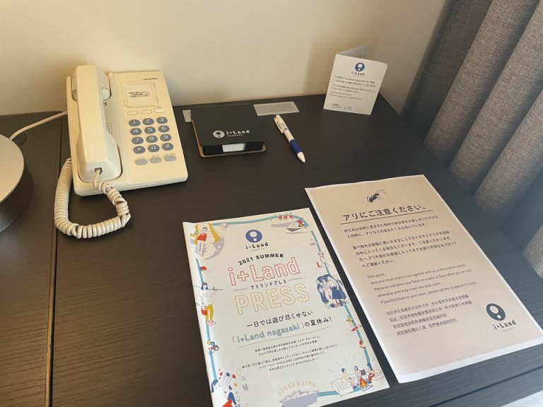 デスクの上の様子