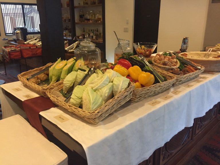 新鮮な野菜のバイキング(1)