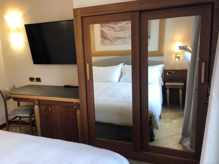 クローゼット外観閉じた状態