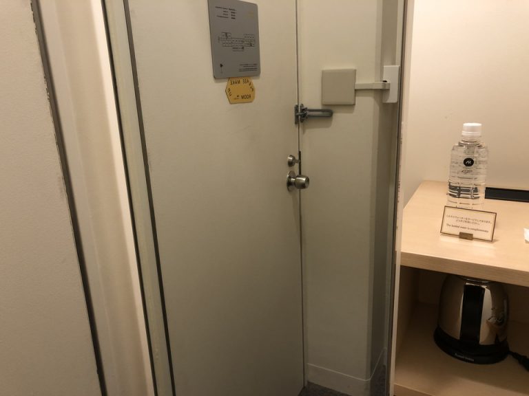 クローゼット(閉じた状態)1