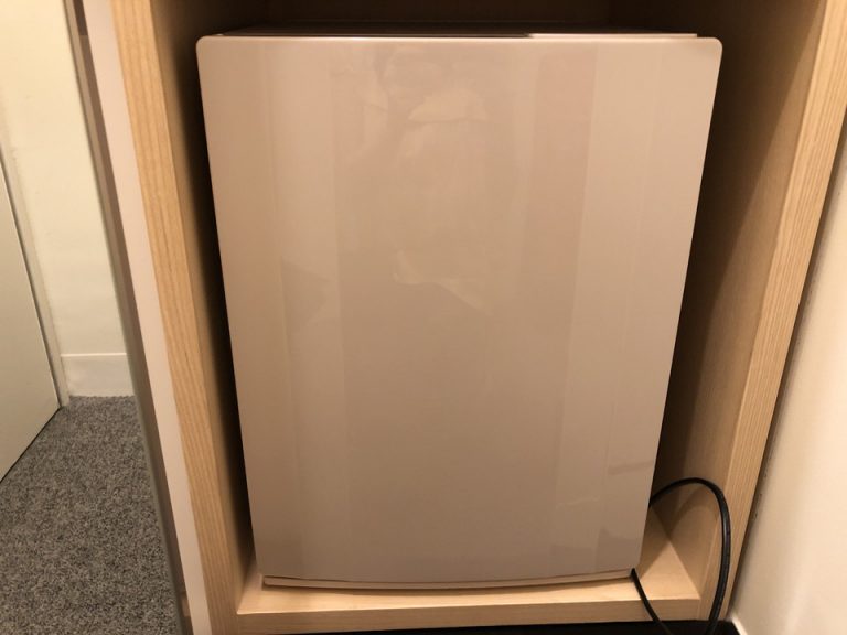 冷蔵庫(閉じた状態)1