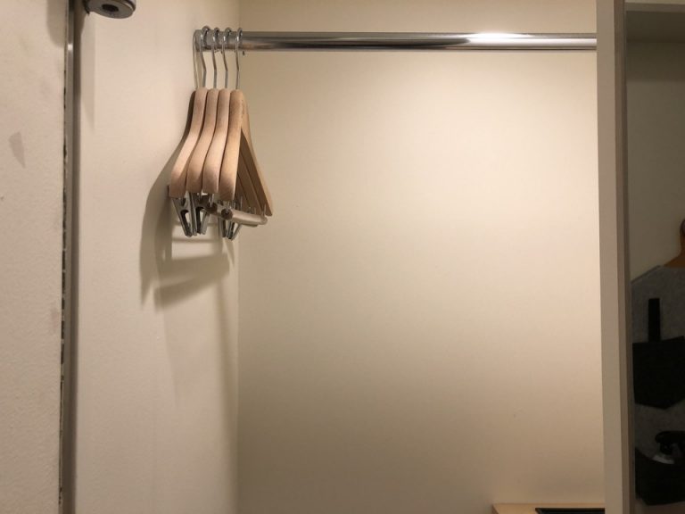 クローゼット(開けた状態)1