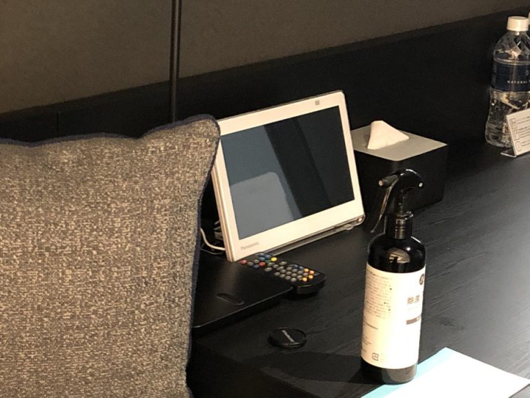 ベッド方向からTV2