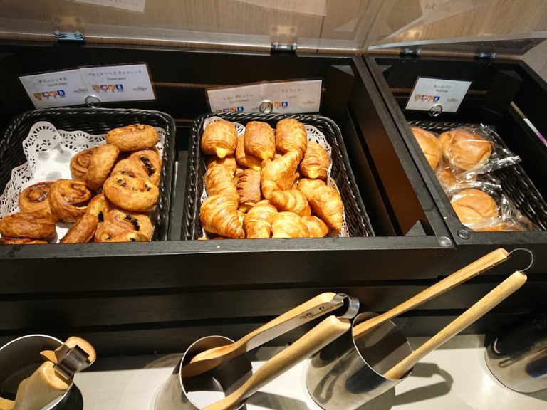 焼きたてパン