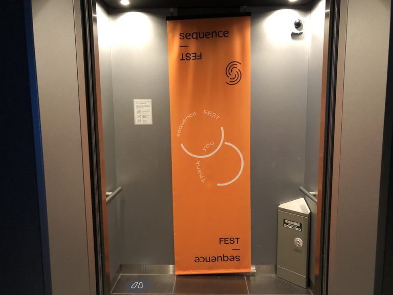 エレベーター内観3