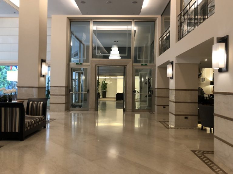 エントランス内観2