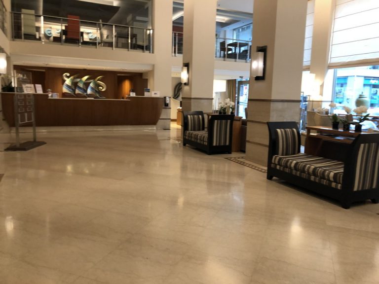 フロントカウンター