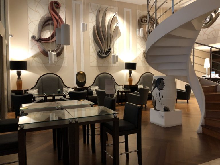 朝食会場兼ラウンジ