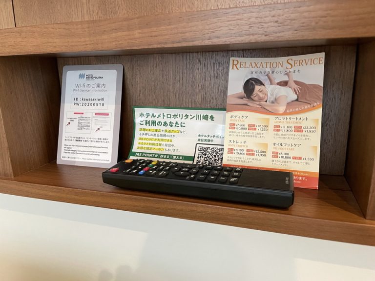 テレビ下の棚