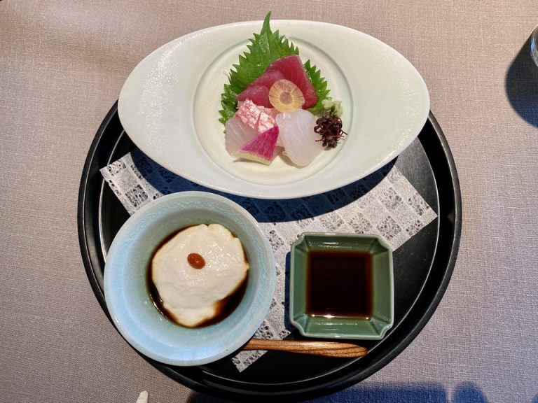 コースのお造りとジーマミー豆腐です。