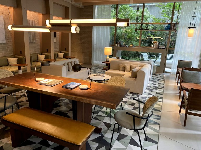 ロビーラウンジ(室内)