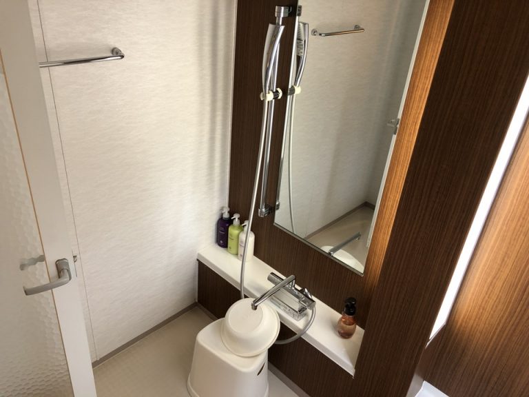 23 バスルーム ユニットバスタイプです