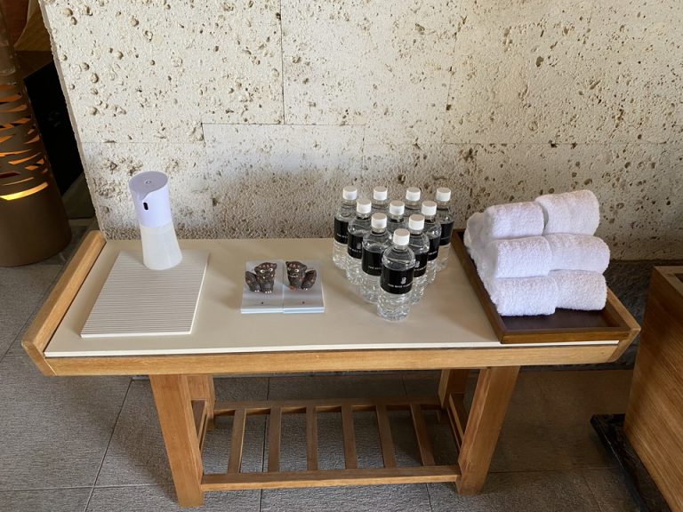 ホテルの入り口を入ってすぐのカウンター。