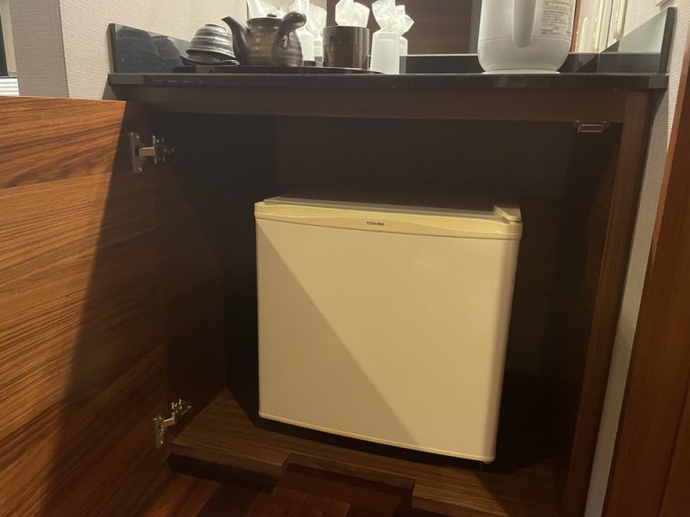 冷蔵庫(閉じた状態)(1)