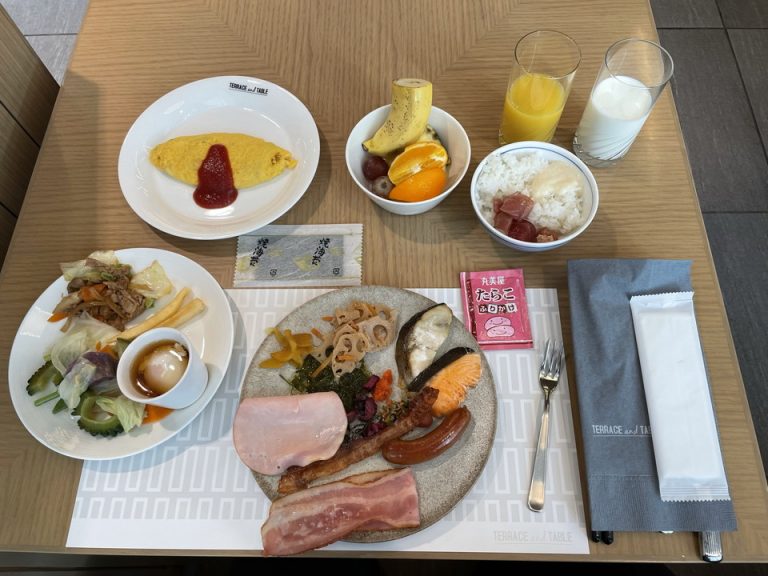 料理(卵料理コーナーでオムレツを焼いてくれます)