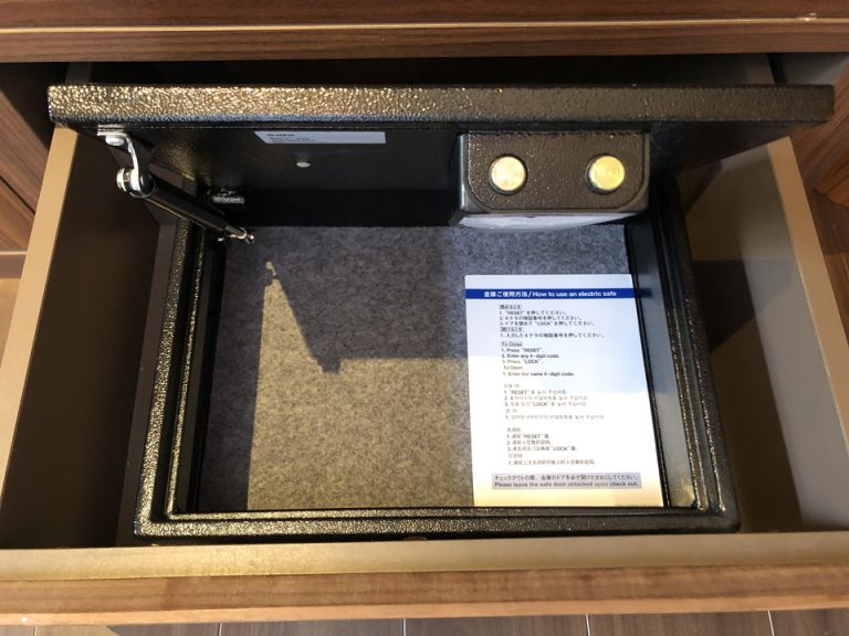 15-10 貴重品BOX開けた状態