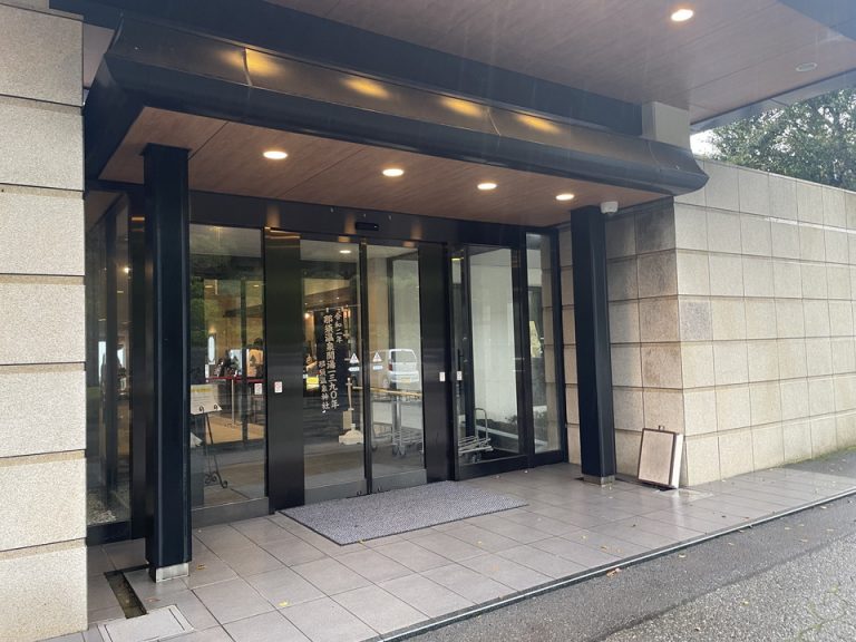 エントランス外観(1)