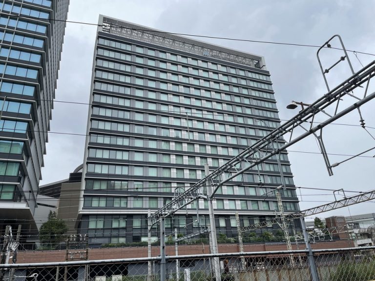 外観・東側少し南から