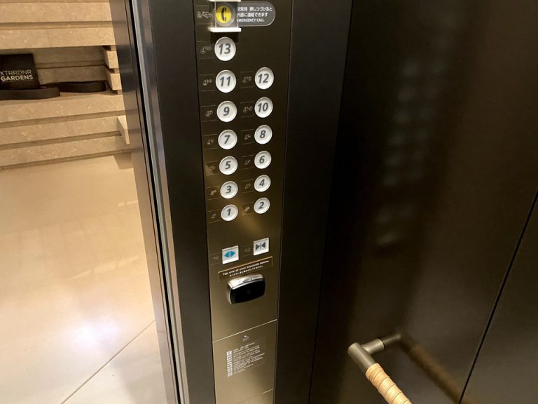 エレベーター階数ボタン