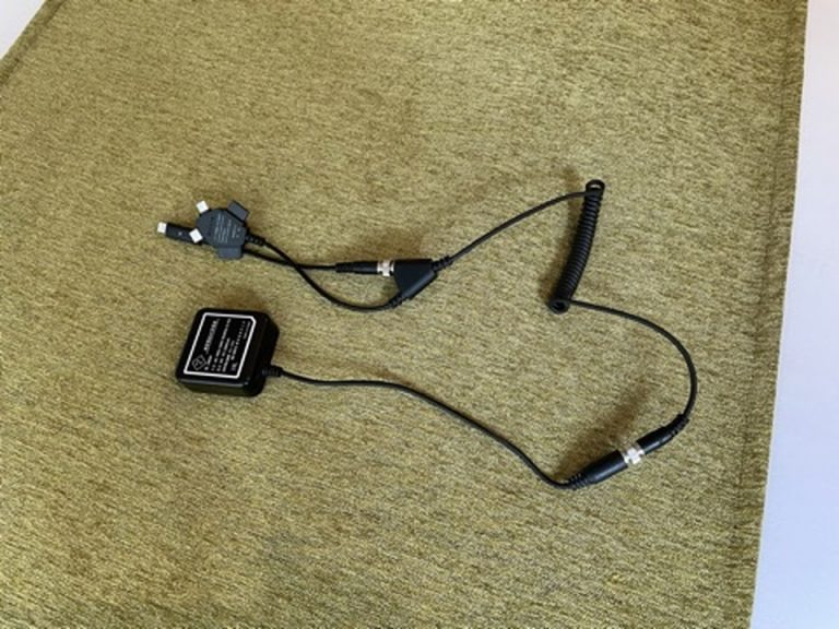 携帯・スマホ充電器(フロントから借りる)