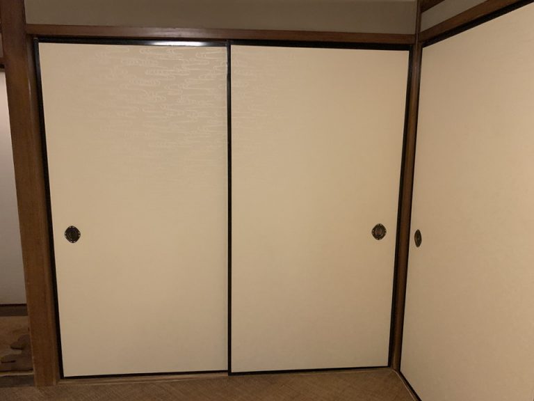 クローゼット外観(閉じた状態)