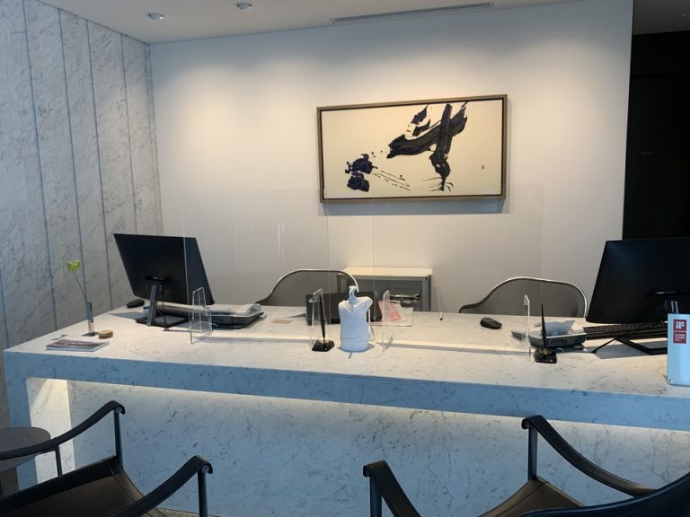 フロントカウンター