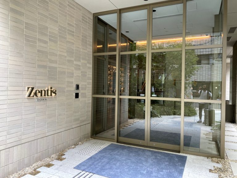 エントランス外観