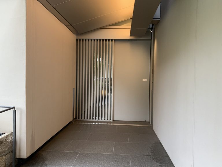 エントランス外観