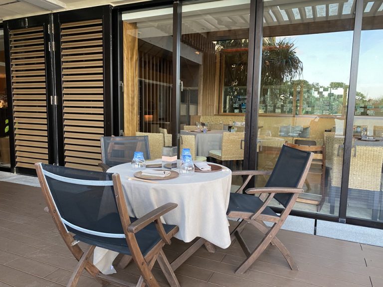 グスクのテラス席です。