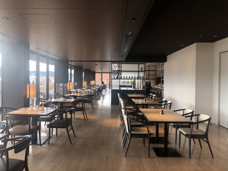 朝食レストラン店内